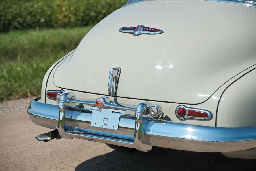  Buick Roadmaster Sedan 1948 года  (фото 10 из 26)